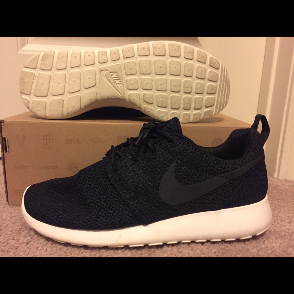 Nike Rosherun Black 511881-010 size 8.5